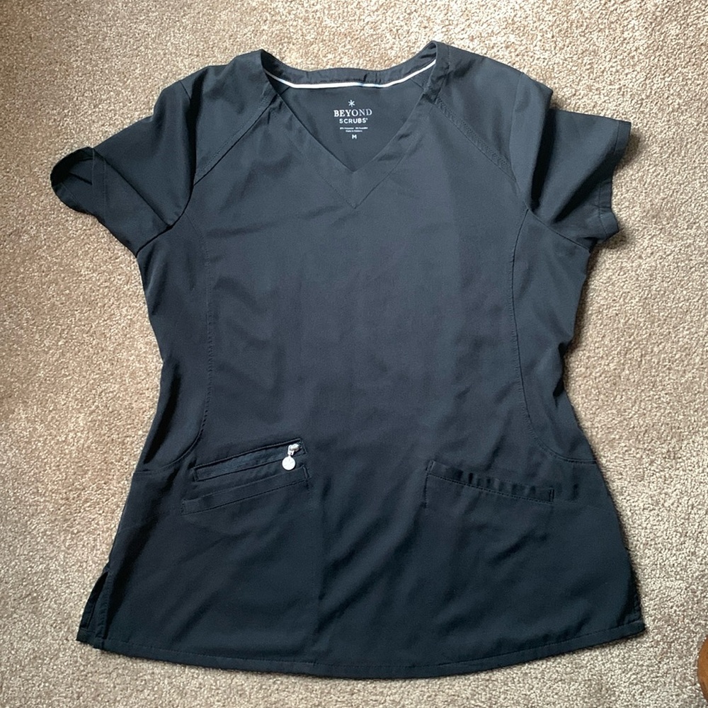 Beyond Scubs Faith V-Neck Top Black size Medium